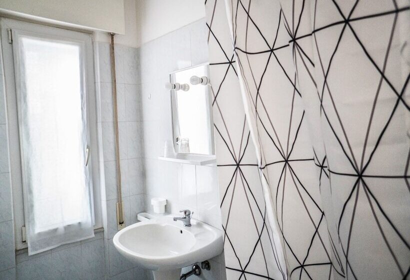 Pokój Deluxe, Maremola