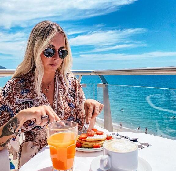 Pokój Deluxe, Maremola