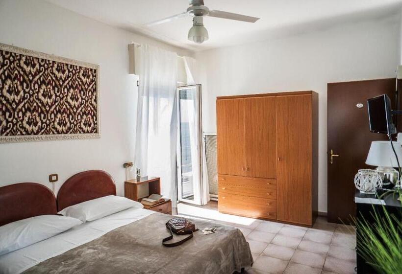 Pokój Deluxe, Maremola