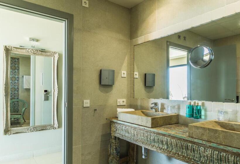 סוויטה נוף לים, Miba