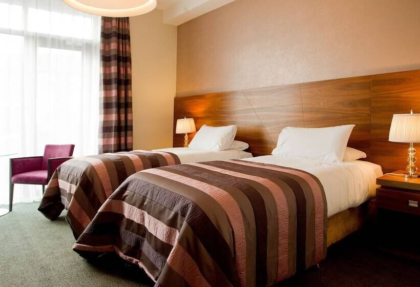 Номер Superior, Moyvalley Hotel & Golf Resort