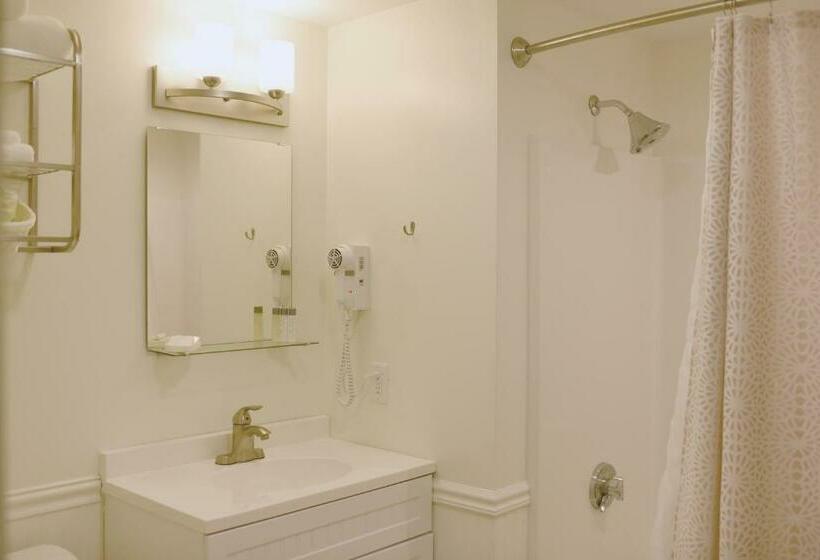 Номер Стандарт, Sandwich Inn And Suites