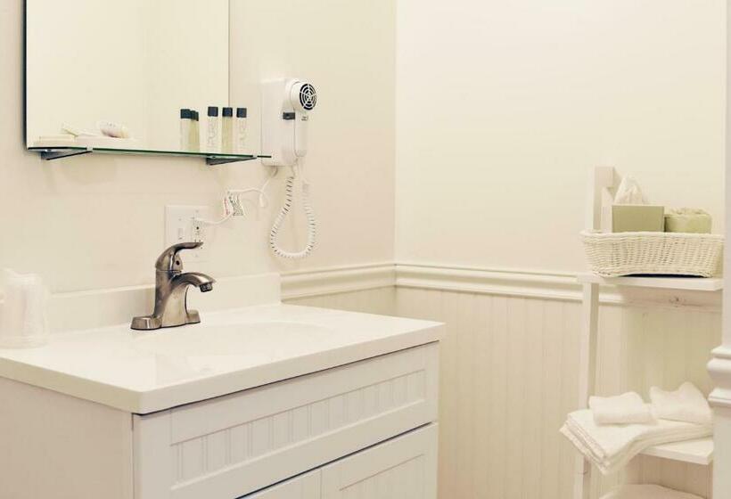 Номер Стандарт, Sandwich Inn And Suites