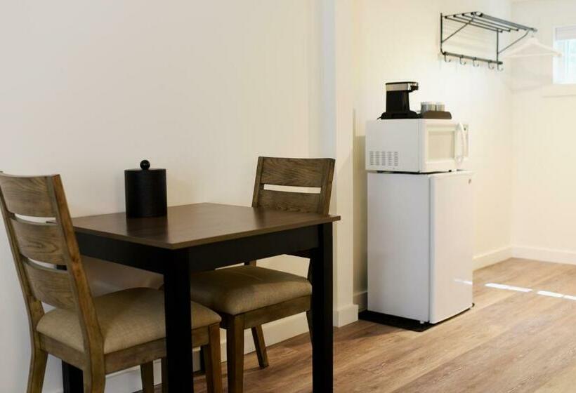 Номер Стандарт, Sandwich Inn And Suites