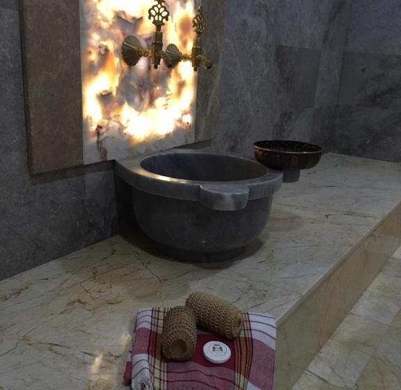 חדר דלוקס לשלושה, Vendome