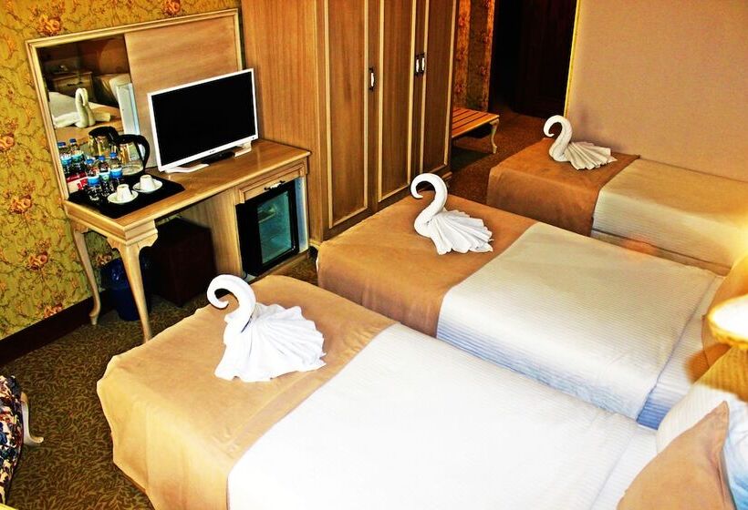 חדר סטנדרט לשלושה, Vendome