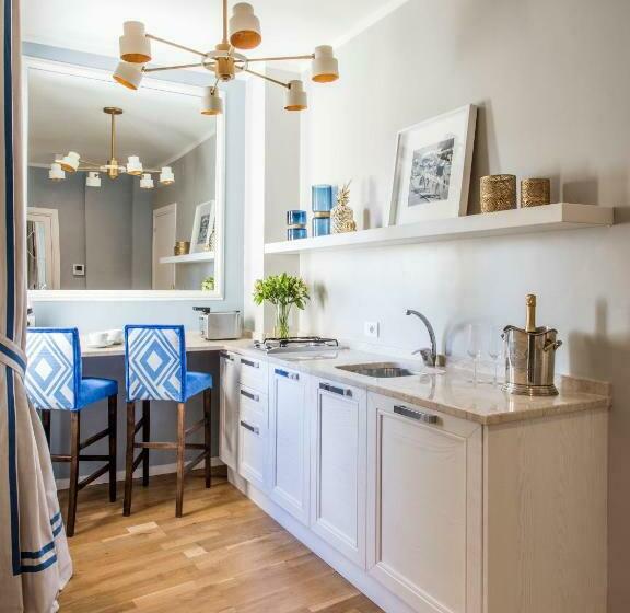 Апартаменты 1 Спальня Вид на Море с Балконом, La Malandrina   Apartments & Suites