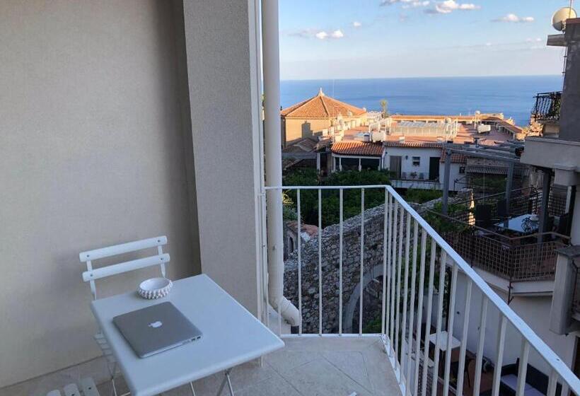 Апартаменты Комфорт 1 Спальня, La Malandrina   Apartments & Suites