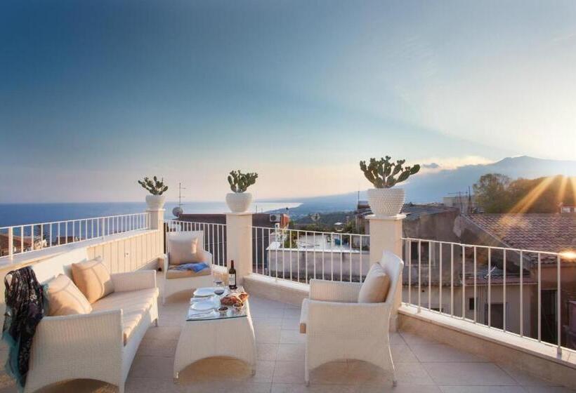 Апартаменты 1 Спальня с Террасой Вид на Море, La Malandrina   Apartments & Suites