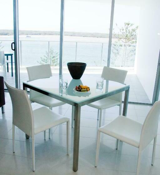 דירה בת חדר שינה 1 עם נוף, Silvershore Apartments On The Broadwater