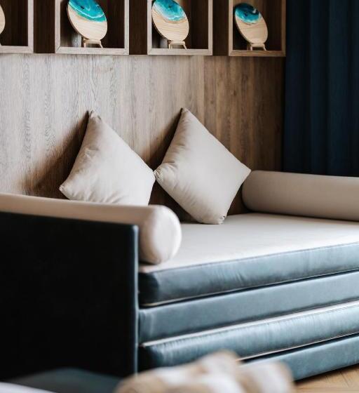 سوئیت با چشم‌انداز, Joy Island Maldives All Inclusive Resort