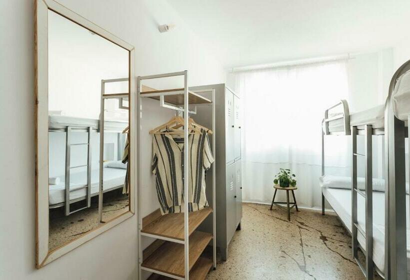 اتاق استاندارد چهار تخته, Casa Jam Barcelona