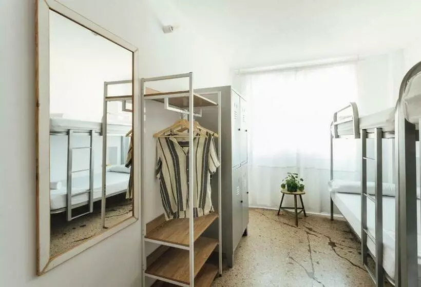 اتاق استاندارد چهار تخته, Casa Jam Barcelona