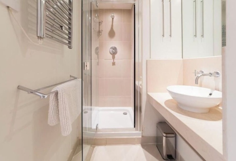 침실 2개 아파트, H&k Ventures Ltd