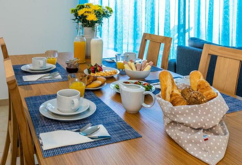 ویلای 2 خوابه, Hello Villas