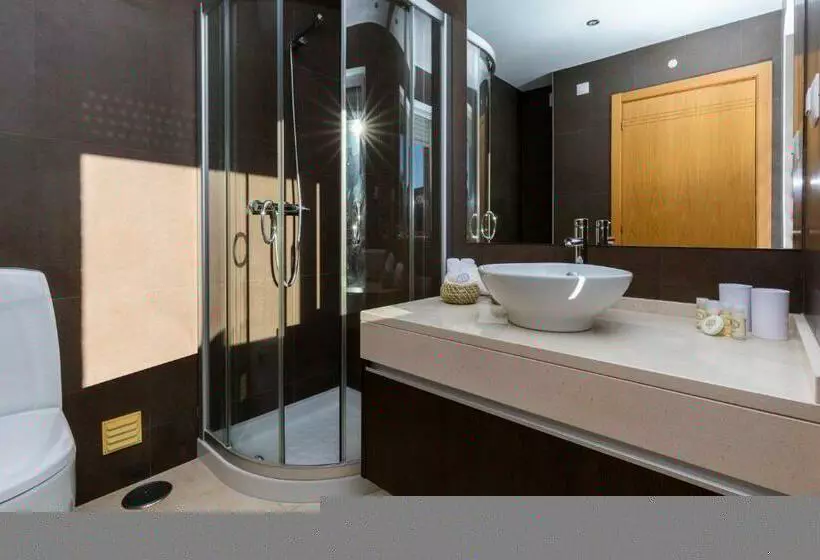 ویلای 2 خوابه, Hello Villas