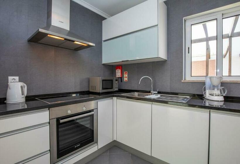 ویلای 2 خوابه, Hello Villas