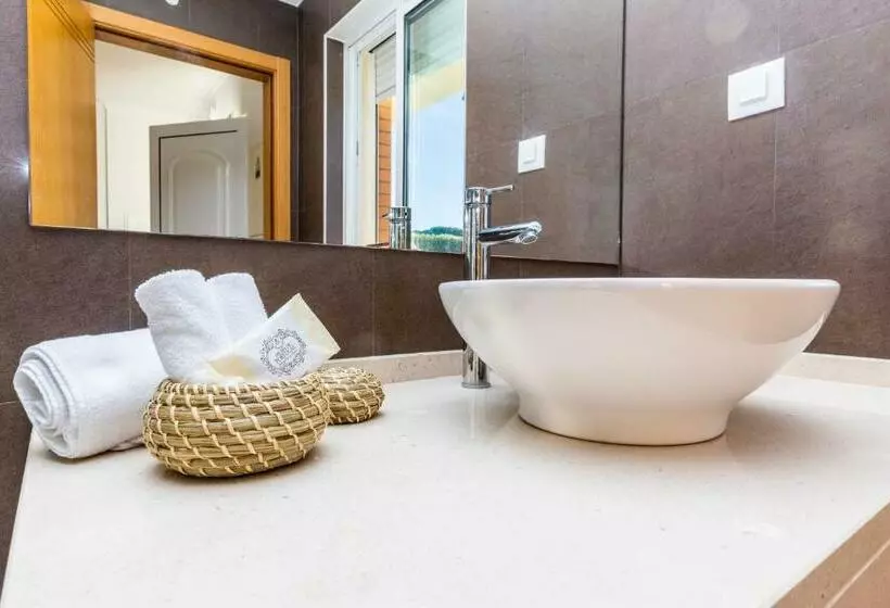 ویلای 1 خوابه, Hello Villas