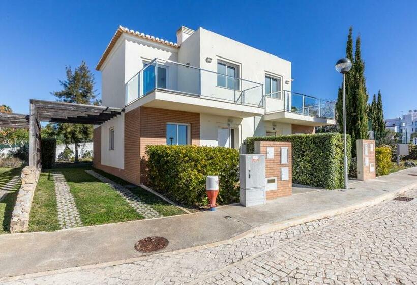 ویلای 2 خوابه, Hello Villas