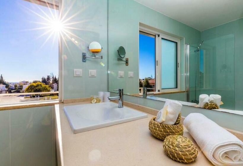 ویلای 2 خوابه, Hello Villas