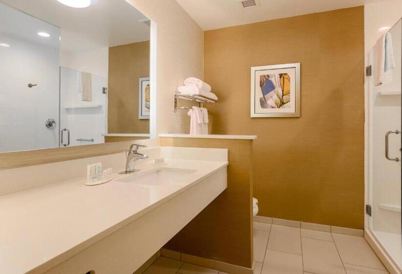 غرفة قياسية سرير كينج, Fairfield Inn & Suites By Marriott Alexandria