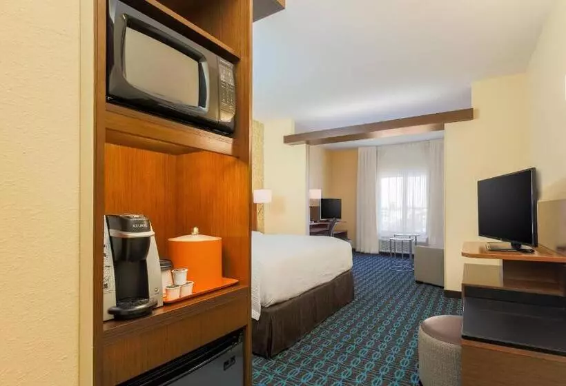 キングサイズベッドのスイートルーム, Fairfield Inn & Suites By Marriott Alexandria