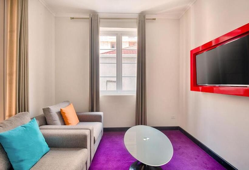 סוויטה דלוקס, Fairway Colombo