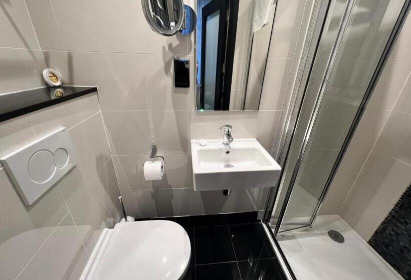 חדר סטנדרט, Great St Helen