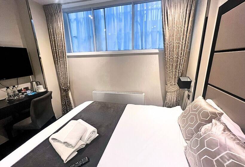 חדר סטנדרט, Great St Helen