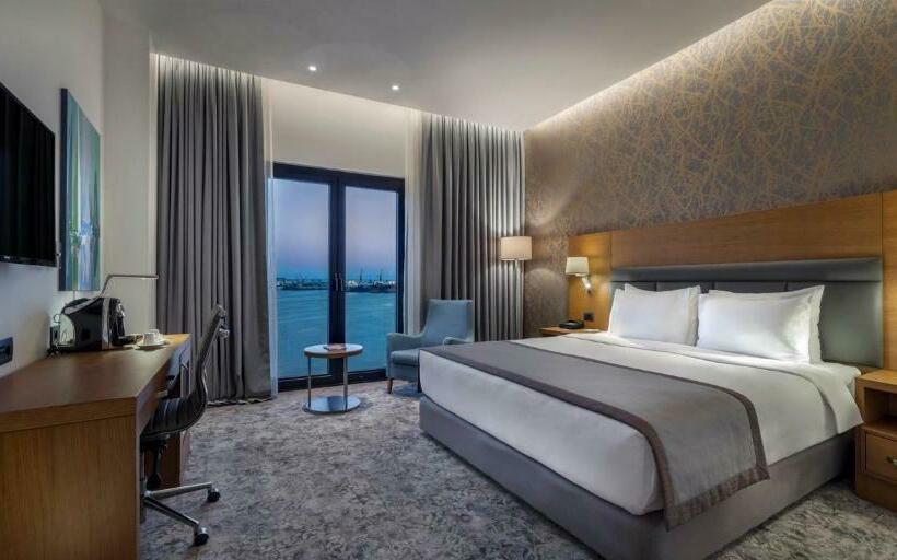 Номер Стандарт Вид на Море, Holiday Inn Istanbul Tuzla Bay, An Ihg