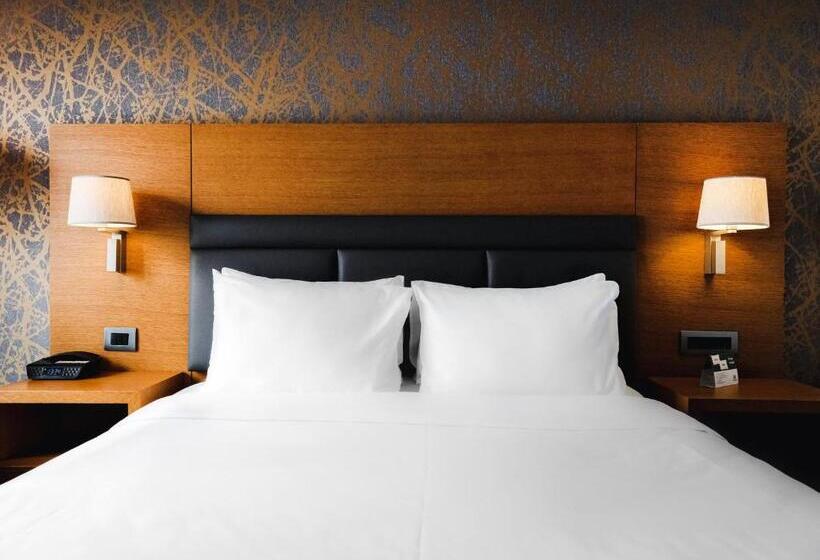 キングサイズベッドのスイートルーム, Holiday Inn Istanbul   Tuzla Bay, An Ihg