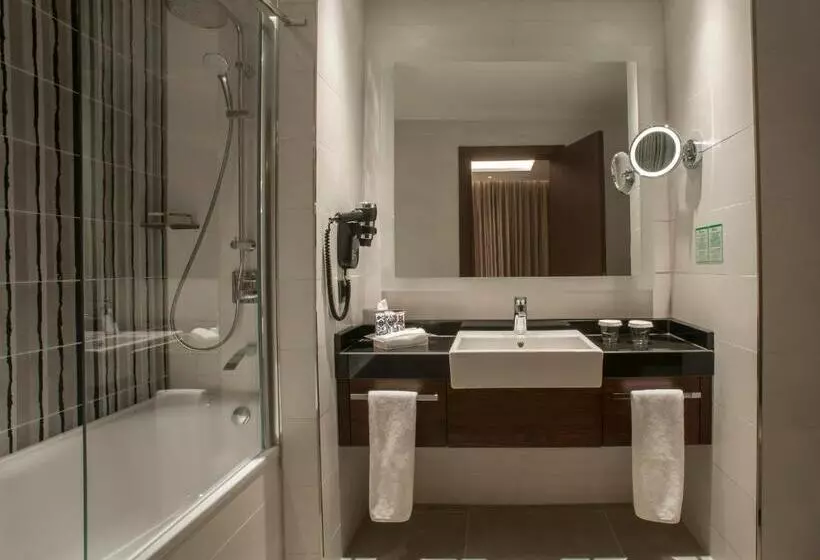 キングサイズベッドのスイートルーム, Holiday Inn Istanbul   Tuzla Bay, An Ihg