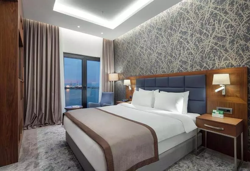キングサイズベッドのスイートルーム, Holiday Inn Istanbul   Tuzla Bay, An Ihg