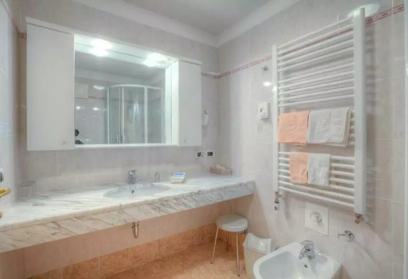 اتاق استاندارد سه تخته با بالکن, La Stua