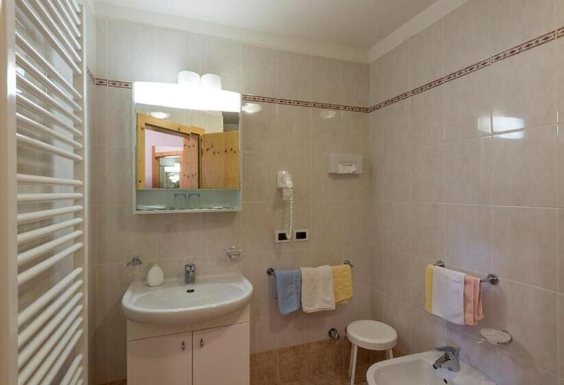 דירת חדר עם טרסה, La Stua