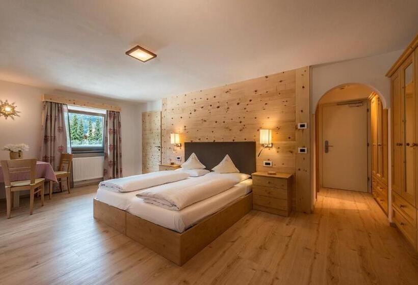 סוויטה, La Stua