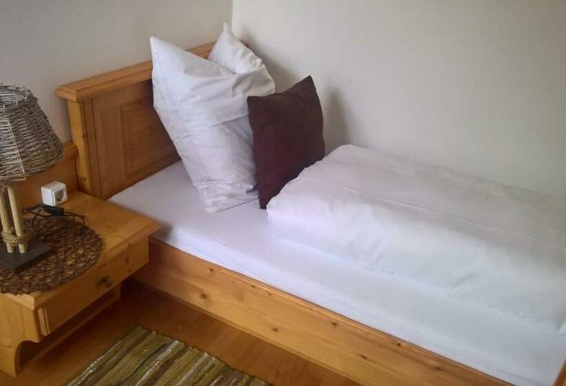 单人经济间, Mettner Hof