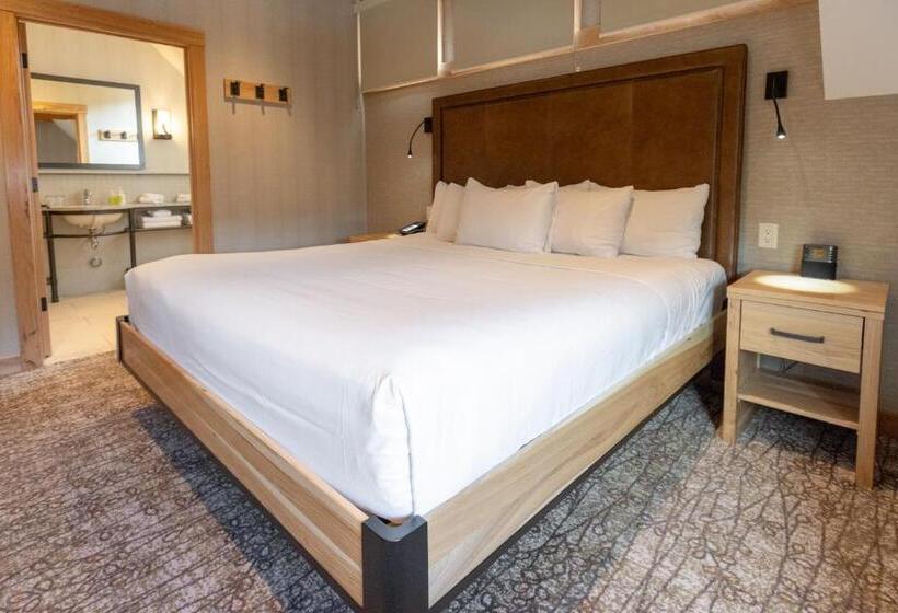 סוויטה, Moose Hotel And Suites