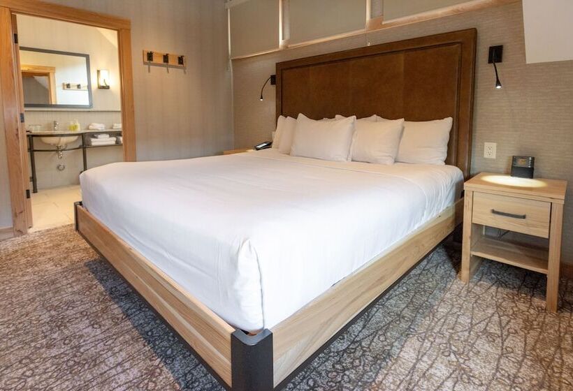 스위트, Moose Hotel And Suites