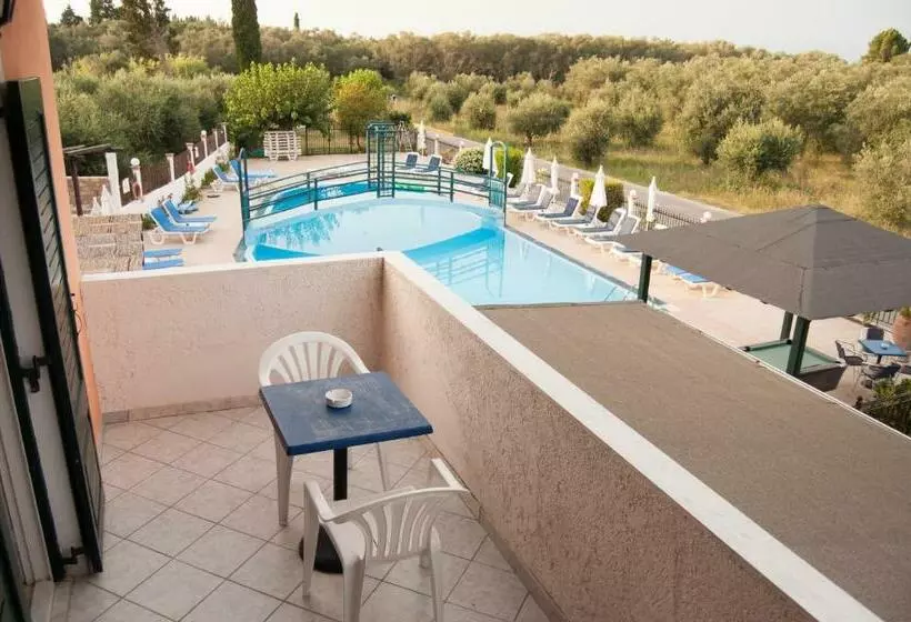 اتاق استاندارد چهارنفره با بالکن, Nikos Villas