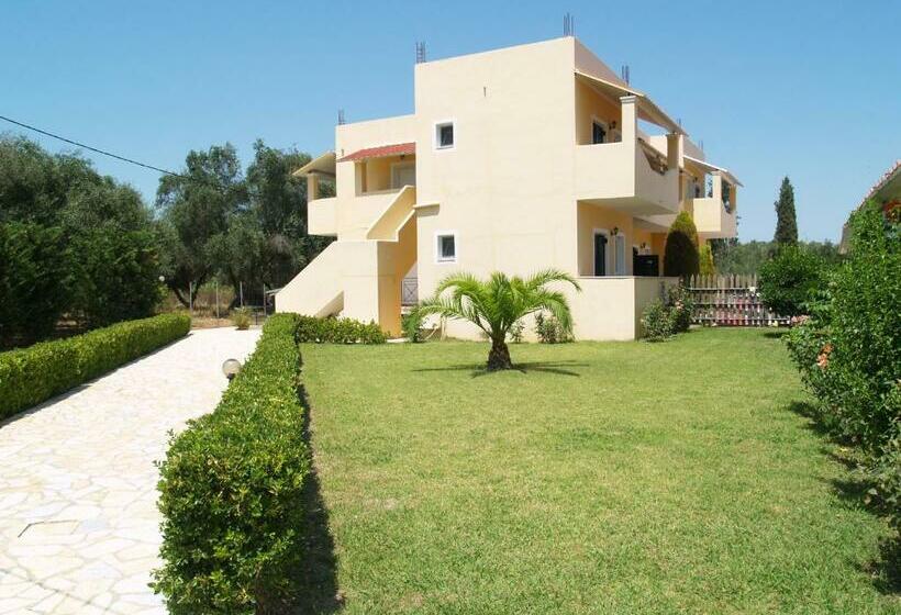 Четырехместный Номер Стандарт с Балконом, Nikos Villas