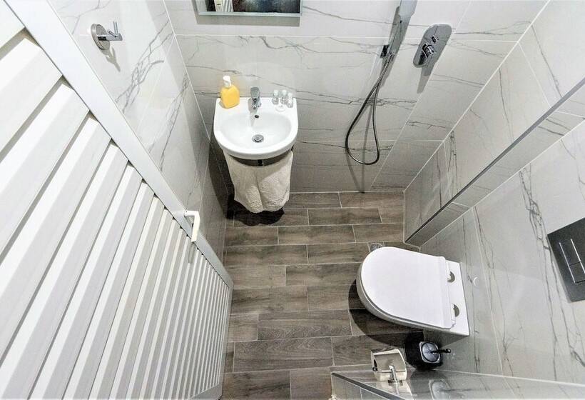 Студия Стандарт, Nikos Villas