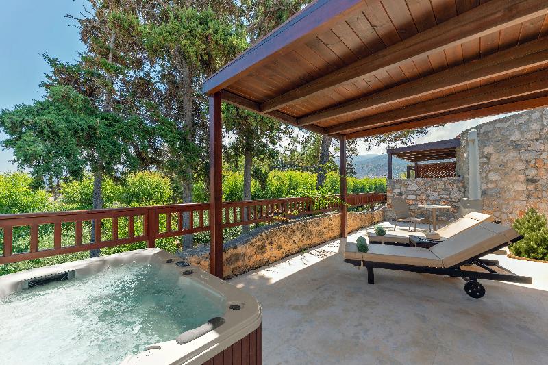 Студия Стандарт, Nikos Villas