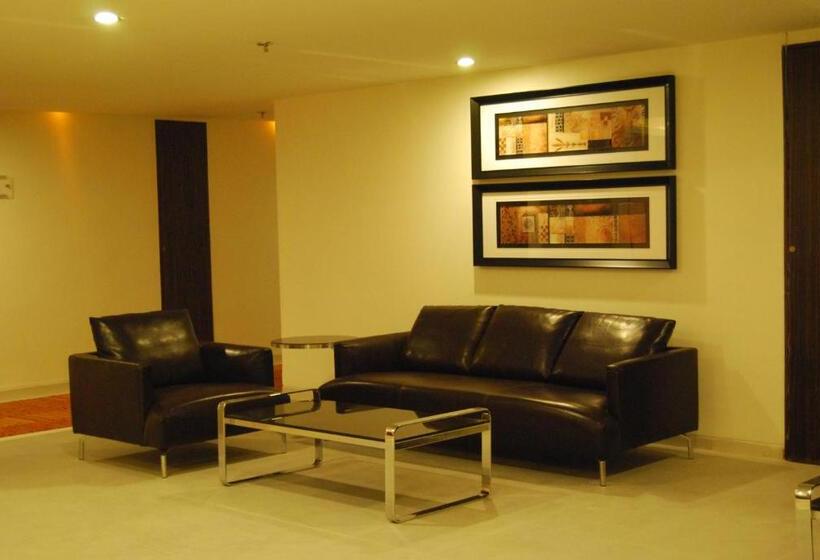 סוויטה, Royal Park Kakinada