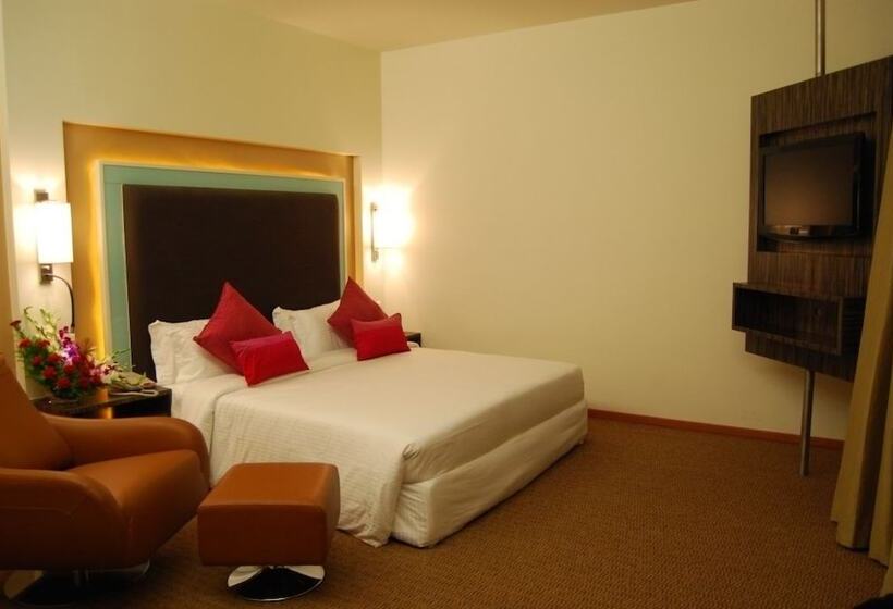 מיטת קינג בסוויטה, Royal Park Kakinada