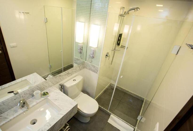 חדר סטנדרט לארבעה, Royal Regency Palace