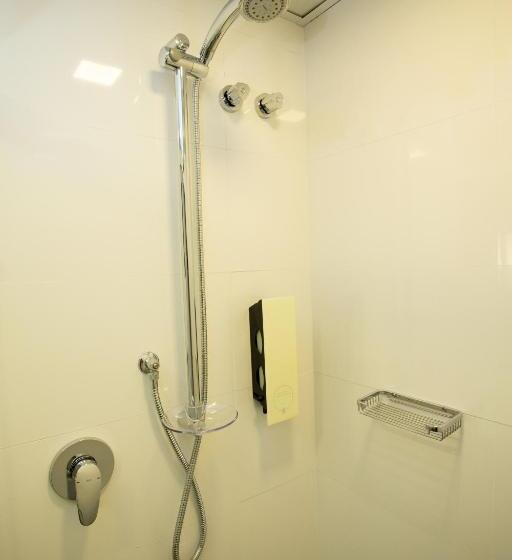 חדר דלוקס לשלושה, Royal Regency Palace