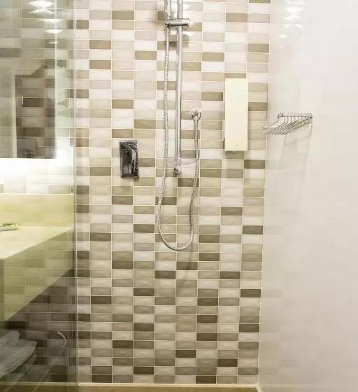 Deluxe Kolmen Hengen Huone, Royal Regency Palace