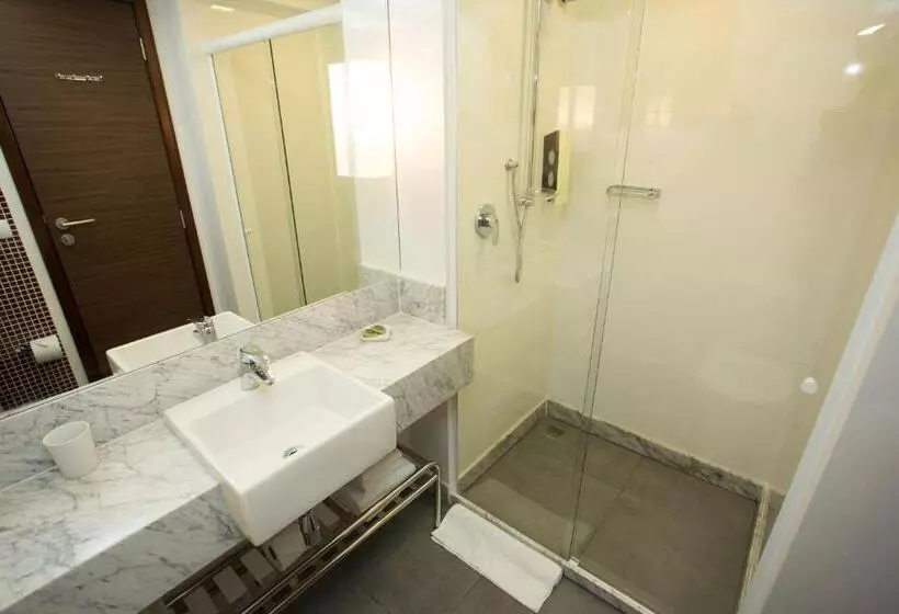 Deluxe Kolmen Hengen Huone, Royal Regency Palace