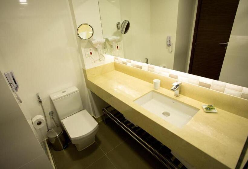 חדר דלוקס לשלושה, Royal Regency Palace